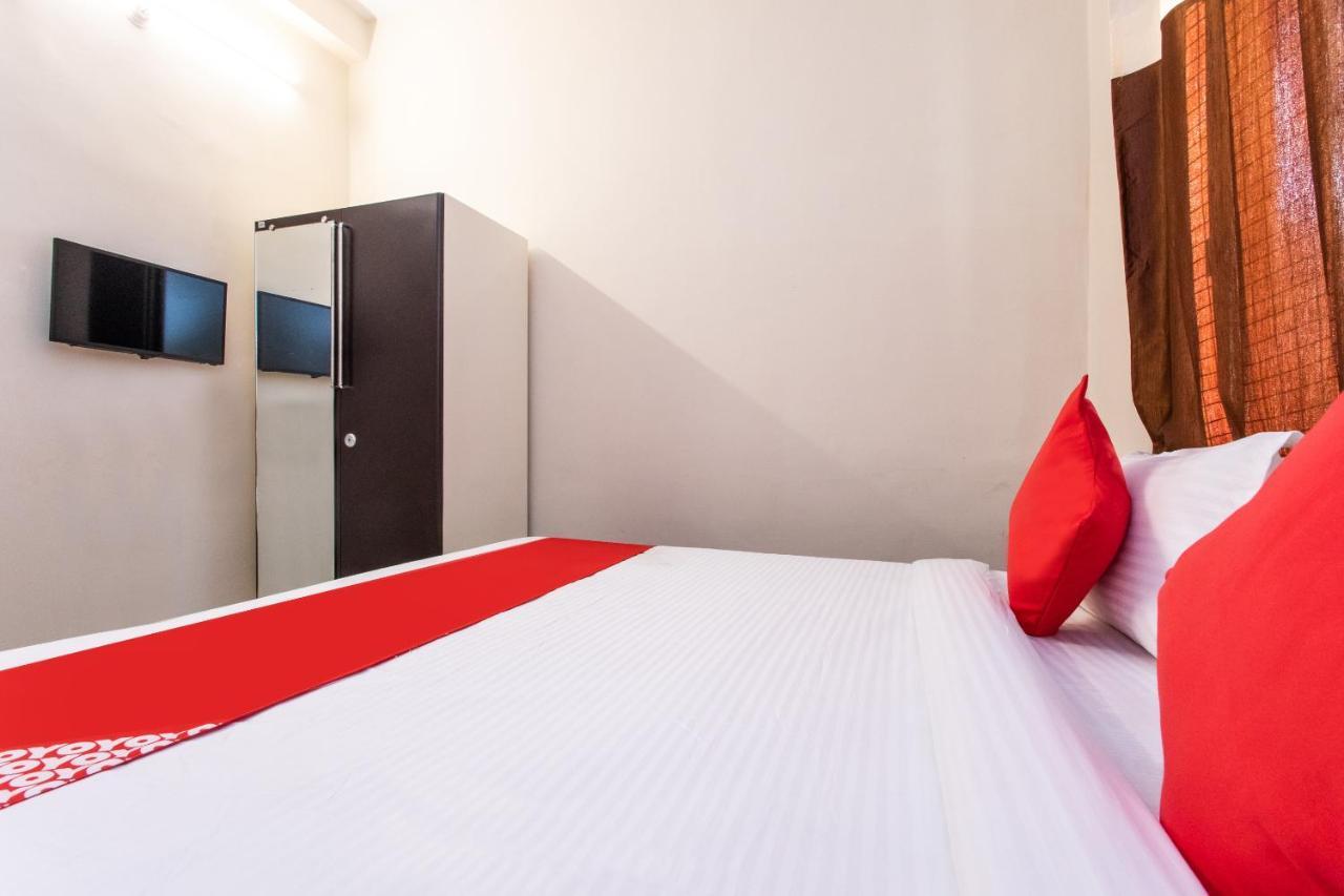Oyo 18571 Ashoka Resort Indore Exterior foto